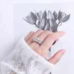 Anel Dedinho Moissanite 10 Pedras (3,26ct) em Prata 925 com Ródio ou Ouro, Design Torcido, Moissanite Cor D VVS1 Certificada