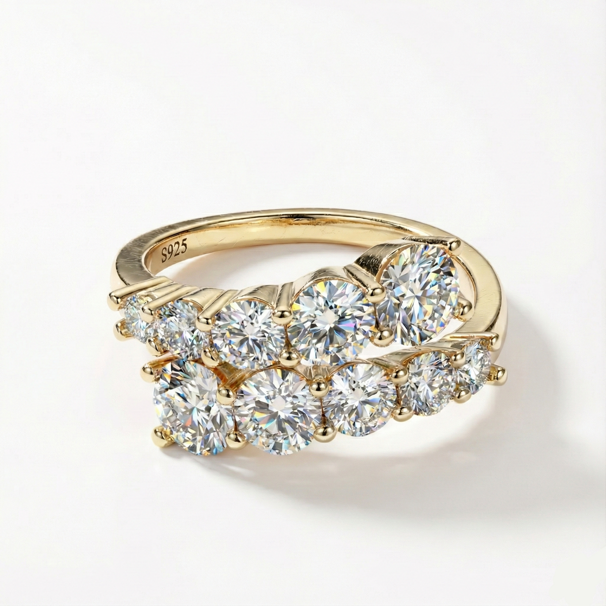 Anel Dedinho Moissanite 10 Pedras (3,26ct) em Prata 925 com Ródio ou Ouro, Design Torcido, Moissanite Cor D VVS1 Certificada