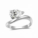 Anel Solitário Moissanite Gota 3ct (7x11mm) em Prata 925 com Banho de Ouro 18k e Moissanite Cor D VVS1 Certificada