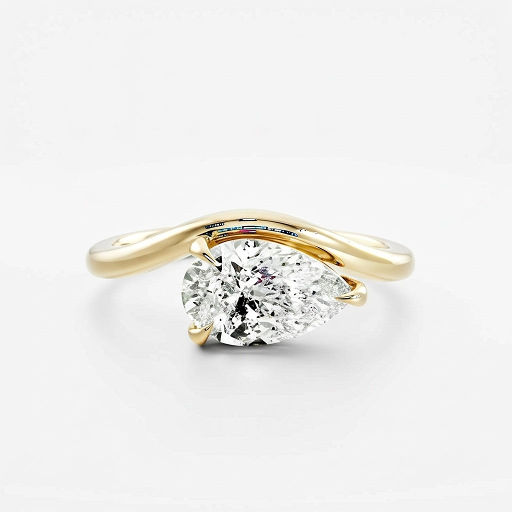 Anel Solitário Moissanite Gota 3ct (7x11mm) em Prata 925 com Banho de Ouro 18k e Moissanite Cor D VVS1 Certificada