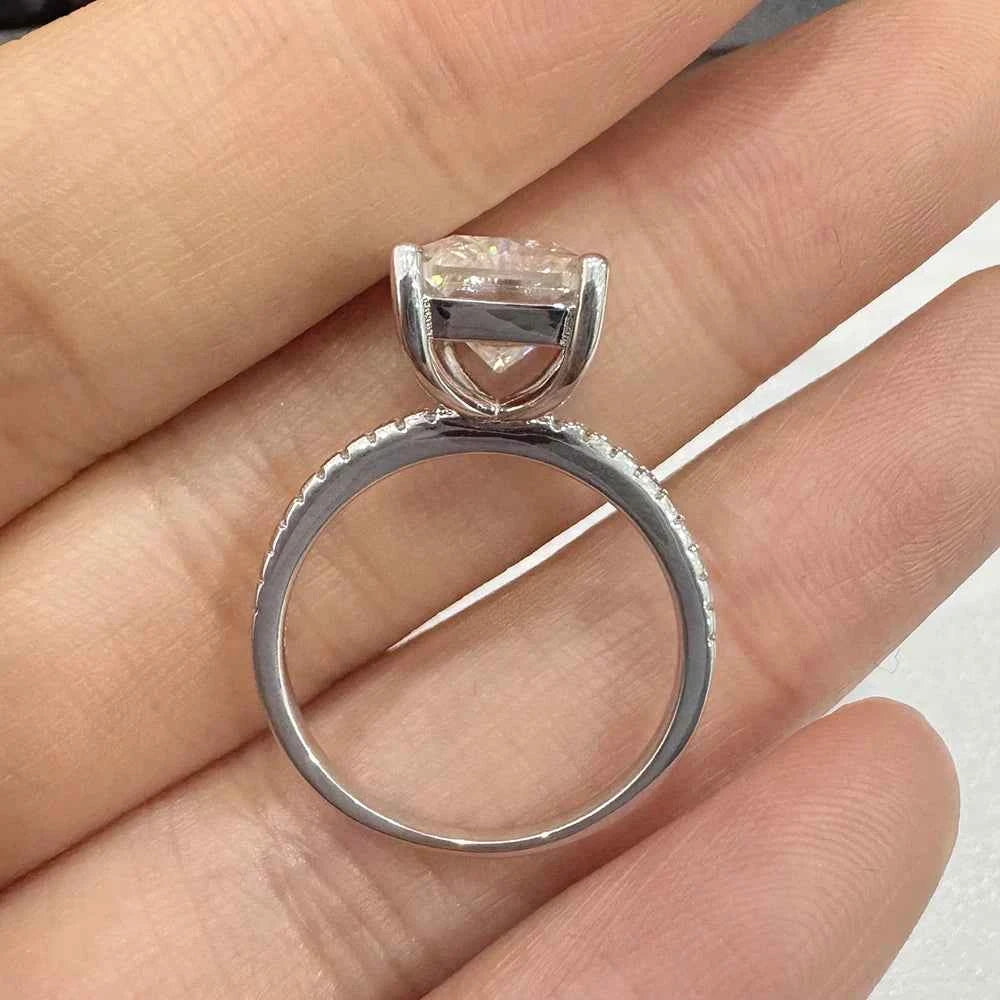 Anel Solitário de Moissanite Radiant Cut 1ct, 2ct, 3ct ou 4ct em Prata 925, Moissanite Cor D VVS1 Certificada — Monlí