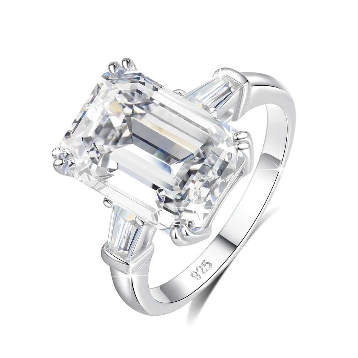 Anel de Moissanite em Prata 925 com Banho de Ouro 14k - Lapidação Emerald 10 Quilates (10×14mm) e Moissanite Cor D VVS1 Certificada