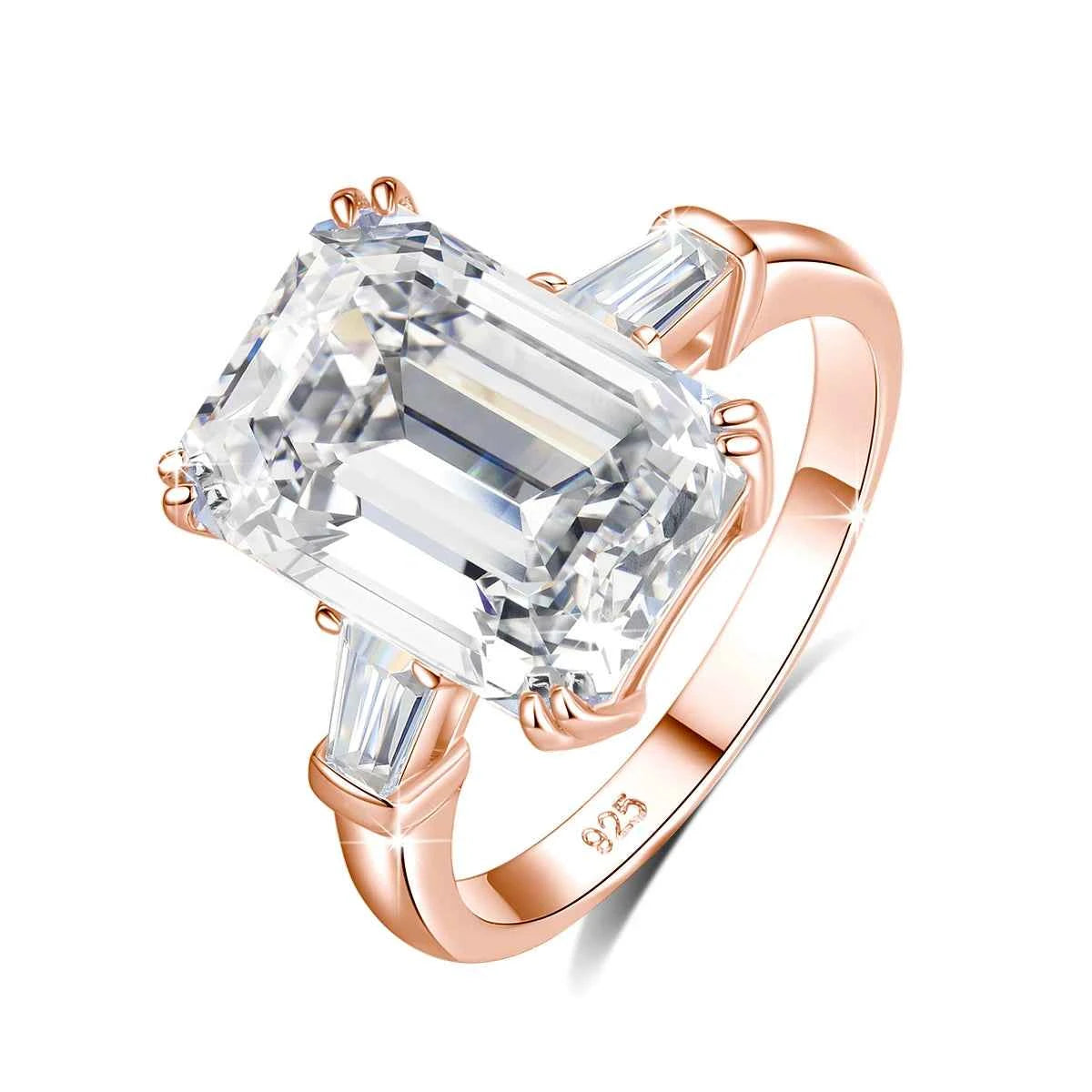 Anel de Moissanite em Prata 925 com Banho de Ouro 14k - Lapidação Emerald 10 Quilates (10×14mm) e Moissanite Cor D VVS1 Certificada