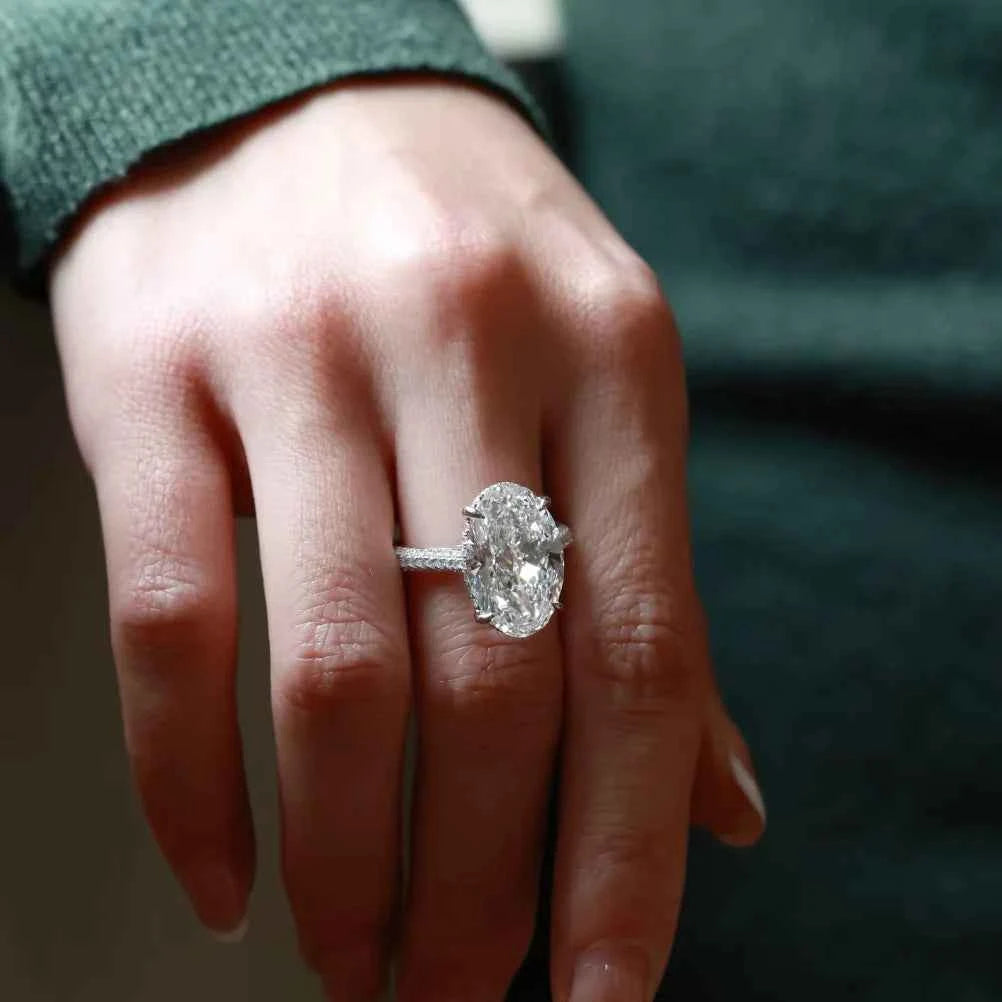 Anel de Moissanite 8ct em Prata 925 com Ródio - Moissanite Cor D VVS1 Certificada (14x10mm)