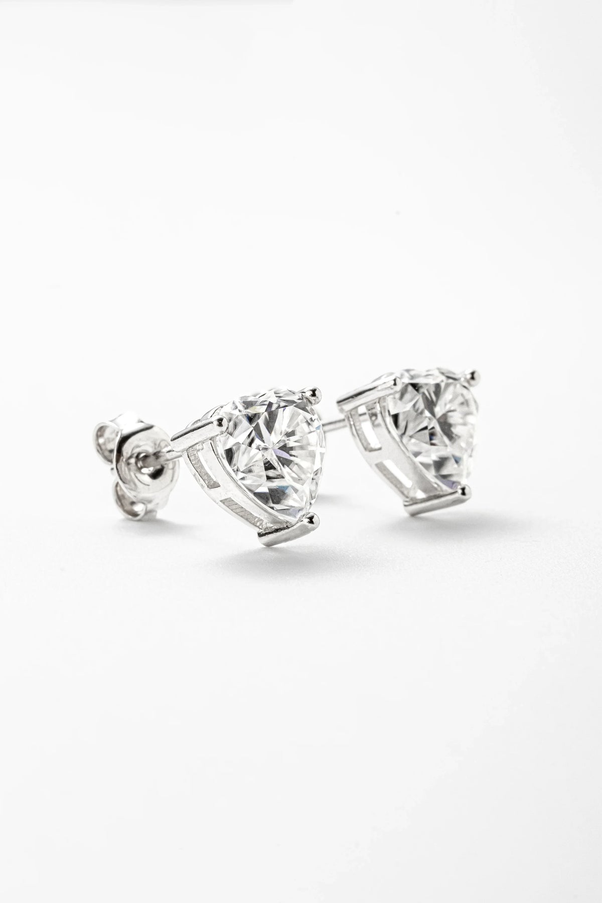 Brinco Coração Moissanite 4 Quilates em Prata 925 com Ródio - Monlí