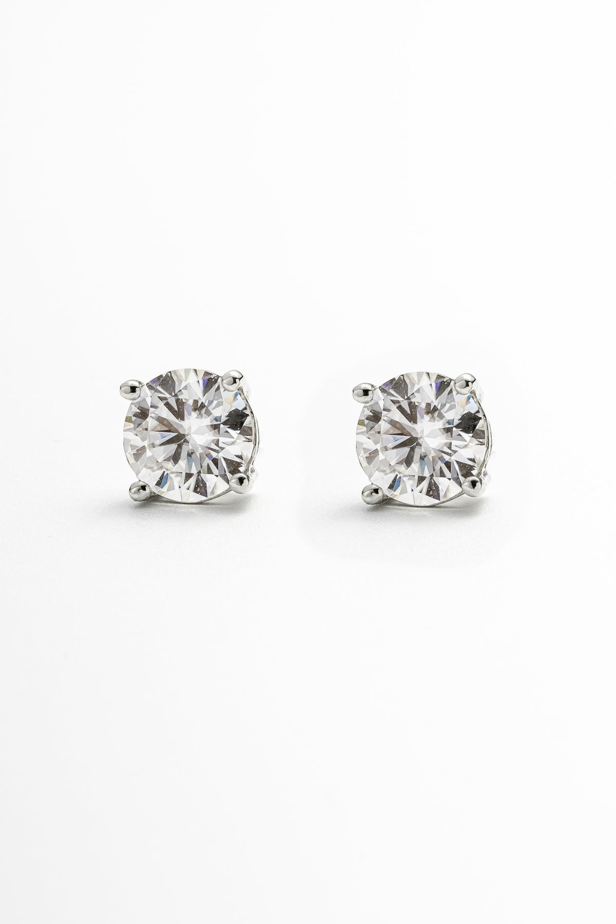 Brinco Ponto de Luz Moissanite 1ct com 4 Garras - Monlí