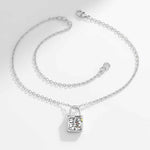 Colar Pingente Moissanite 0,5ct Cadeado, Prata 925 com Ródio e Moissanite Cor D VVS1 Certificada