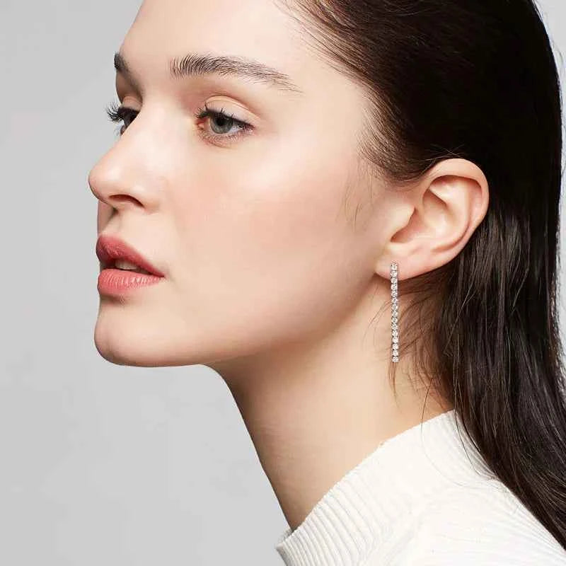 Brinco Cravejado Tennis Tassel Moissanite 2,5mm em Prata 925 — Elegância e Movimento com Certificação GRA — Monlí