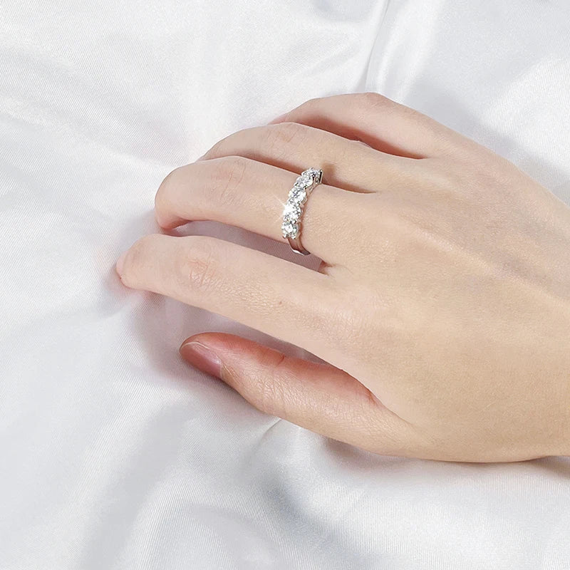 Anel Meia Aliança Moissanite 1.5 Quilates em Prata 925 com Ródio