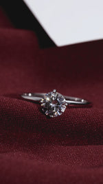 Anel Solitário Moissanite 0.5 Quilates com 4 Garras em Prata 925 e Ródio