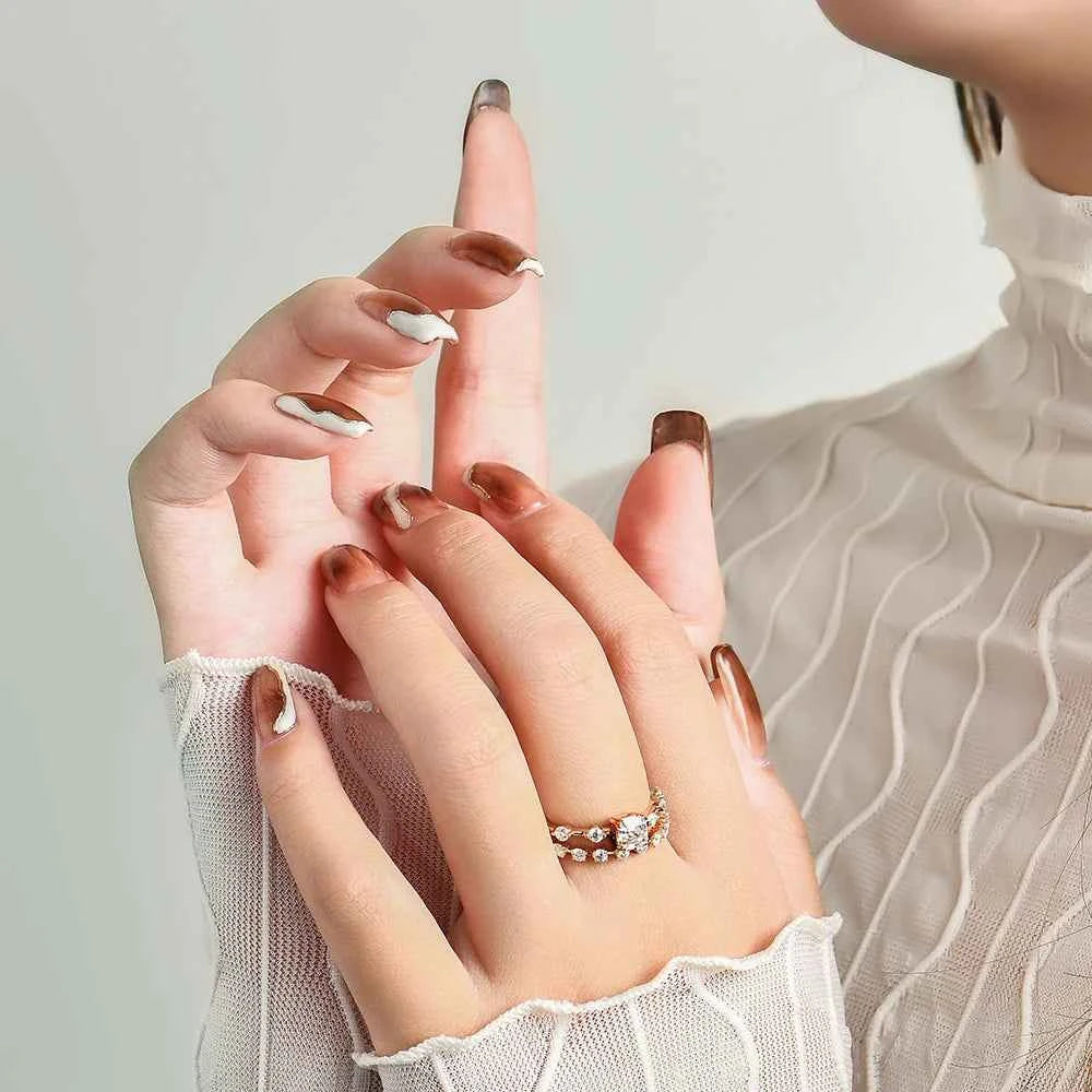 Aliança 9 pedras Moissanite 1mm D VVS1 – Prata 925 com Banho de Ouro Amarelo