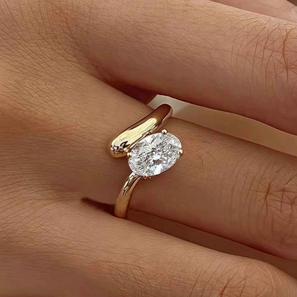 Anel Aberto Ajustável Moissanite Oval 1.5ct em Prata 925 Banhado a Ouro 18k – D Color VVS1 com Certificação GRA – Monlí