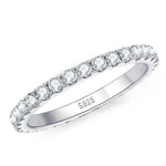 Anel Cravejado Completo em Moissanite Brilhante 1.5mm em Prata 925 com Banho de Ouro Branco 18K, Moissanite Cor D VVS1 Certificada — Monlí