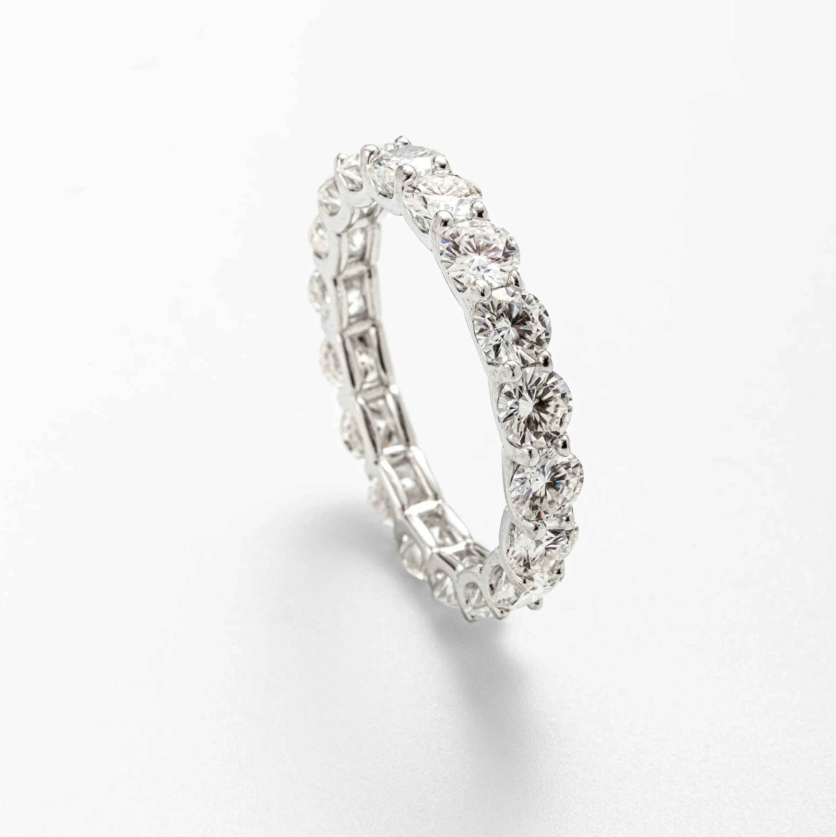 Anel Cravejado Moissanite 2ct Brilhante em Prata 925 com Ródio, Cor D VVS1 Certificada