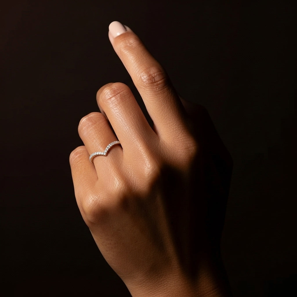 Anel Cravejado de Moissanite Brilhante em Prata 925 com Ródio e Moissanite Cor D VVS1 Certificada