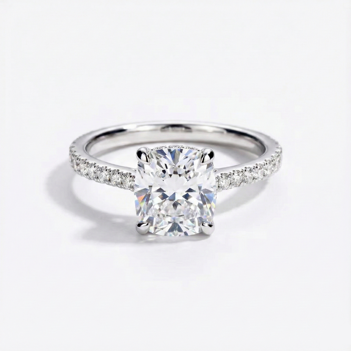 Anel Cushion Cut 4ct em Moissanite Cor D VVS1 Certificada em Prata 925 — Monlí