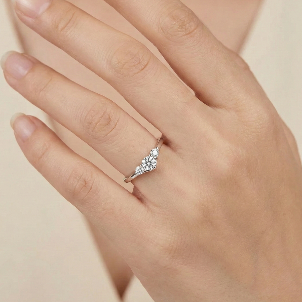 Anel Meia Aliança Moissanite Brilhante 0,16ct Total em Prata 925 com Ródio e Moissanite Cor D VVS1 Certificada