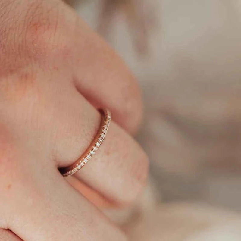 Anel Meia Aliança Moissanite Prata 925 Banhado a Ouro 18K Anel de Luxo Feminino