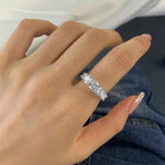 Anel Meia Aliança de Moissanite Oval 2,5–5ct em Prata 925 Banhada a Ouro 18k, Moissanite Cor D VVS1 Certificada — Monlí