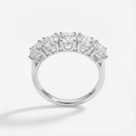 Anel Meia Aliança de Moissanite Oval 2,5–5ct em Prata 925 Banhada a Ouro 18k, Moissanite Cor D VVS1 Certificada — Monlí