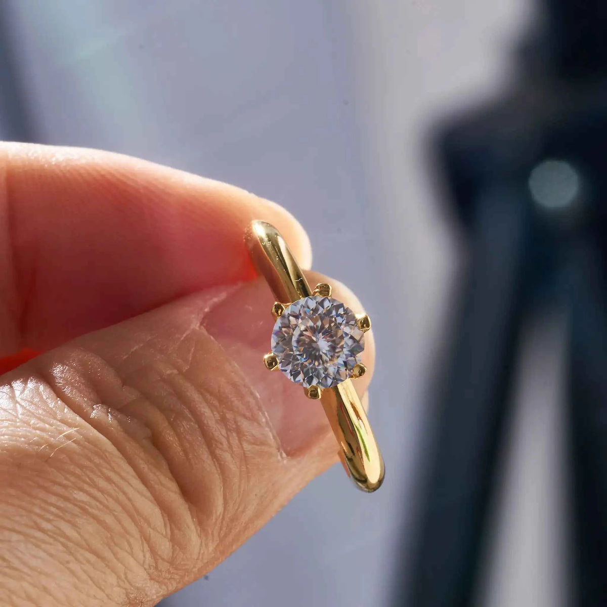 Anel Moissanite 1ct Solitário Clássico Banhado a Ouro 18K – Prata 925 – Brilhante Redondo Incolor e Colorida