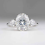 Anel Moissanite Oval 3 Pedras, Prata 925 com Ródio, 3,7ct e 9,6ct, Laterais em Gota, Certificado D VVS1
