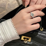 Anel Moissanite Oval 3 Pedras, Prata 925 com Ródio, 3,7ct e 9,6ct, Laterais em Gota, Certificado D VVS1