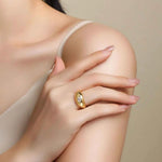 Anel Solitário Oval 0.5ct de Moissanite Cor D VVS1 em Prata 925 com Banho de Ouro 18k — Joia Fina Certificada GRA, Design Clássico e Elegante — Monlí