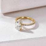 Anel Oval 2ct em Moissanite Cor D VVS1 Certificada em Prata 925 com Banho de Ouro 18K — Monlí