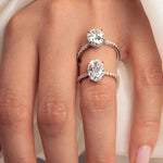 Anel Oval 2ct em Moissanite Cor D VVS1 Certificada em Prata 925 com Banho de Ouro 18K — Monlí