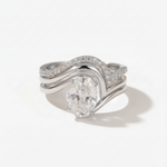 Anel Oval de Moissanite 2,5ct em Prata 925 com Banho de Ouro 18K — Aliança Tripla Luxuosa Certificada GRA, Moissanite Cor D VVS1 — Monlí