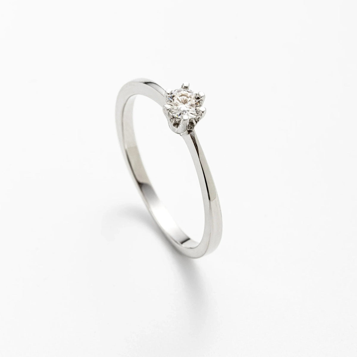 Anel Solitário 0,3ct de Moissanite Brilhante com 6 Garras, Prata 925 com Ródio, Moissanite Cor D VVS1 Certificada - Monlí