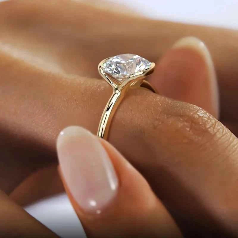 Anel Solitário Moissanite 1ct em Prata 925 — Clássico com Cravação Biselada e Certificação GRA — Monlí