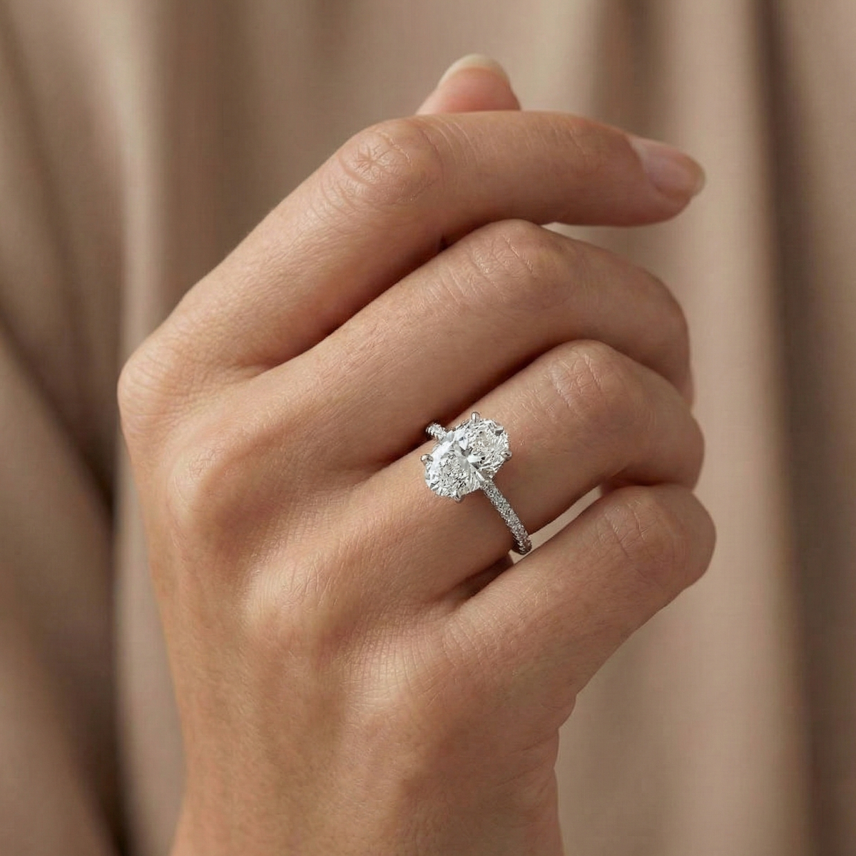 Anel Solitário Moissanite 925 Oval Cravejado, 1ct 2ct 3ct, Prata 925 com Ródio Branco, Moissanite Cor D VVS1 Certificada