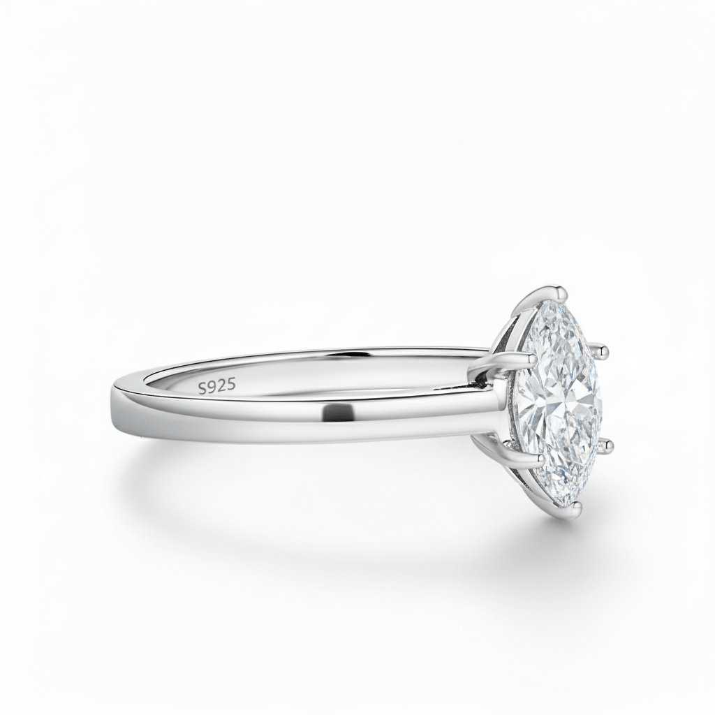 Anel Solitário de Moissanite Marquise Navette, 0,5ct (4×8mm), Prata 925 com Ródio, Moissanite Cor D VVS1 Certificada - Monlí
