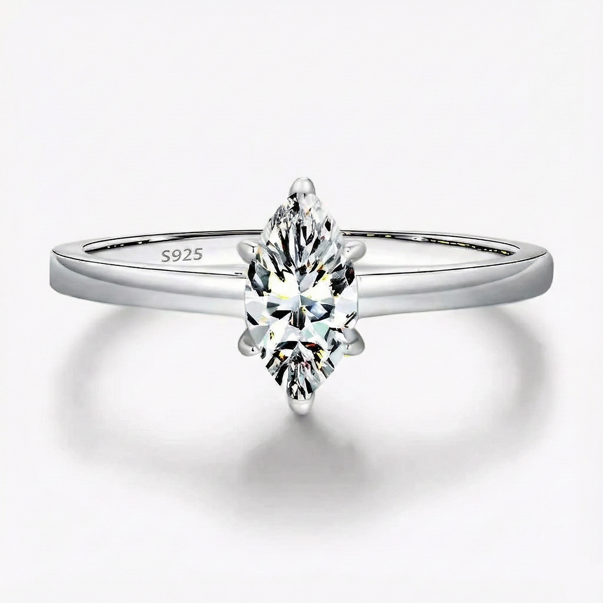 Anel Solitário Moissanite Marquise Navette 0,5ct em Prata 925 com Ródio e Moissanite Cor D VVS1 Certificada