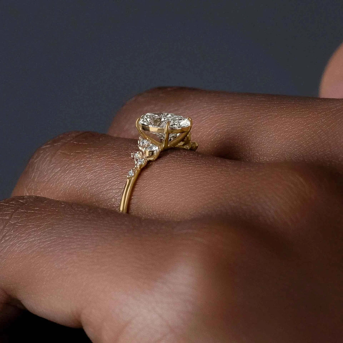 Anel Solitário Oval 1ct / 2ct / 3ct Moissanite – Banhado a Ouro 18K – Prata 925 – Solitário de Luxo