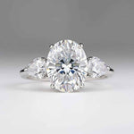 Anel Moissanite Oval 3 Pedras, Prata 925 com Ródio, 3,7ct e 9,6ct, Laterais em Gota, Certificado D VVS1