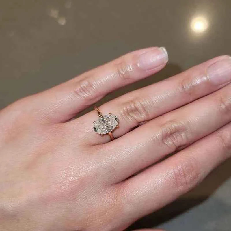 Anel Solitário Oval de Moissanite 1 a 3ct em Prata 925 com Banho de Ouro 18K, Moissanite Cor D VVS1 Certificada — Monlí