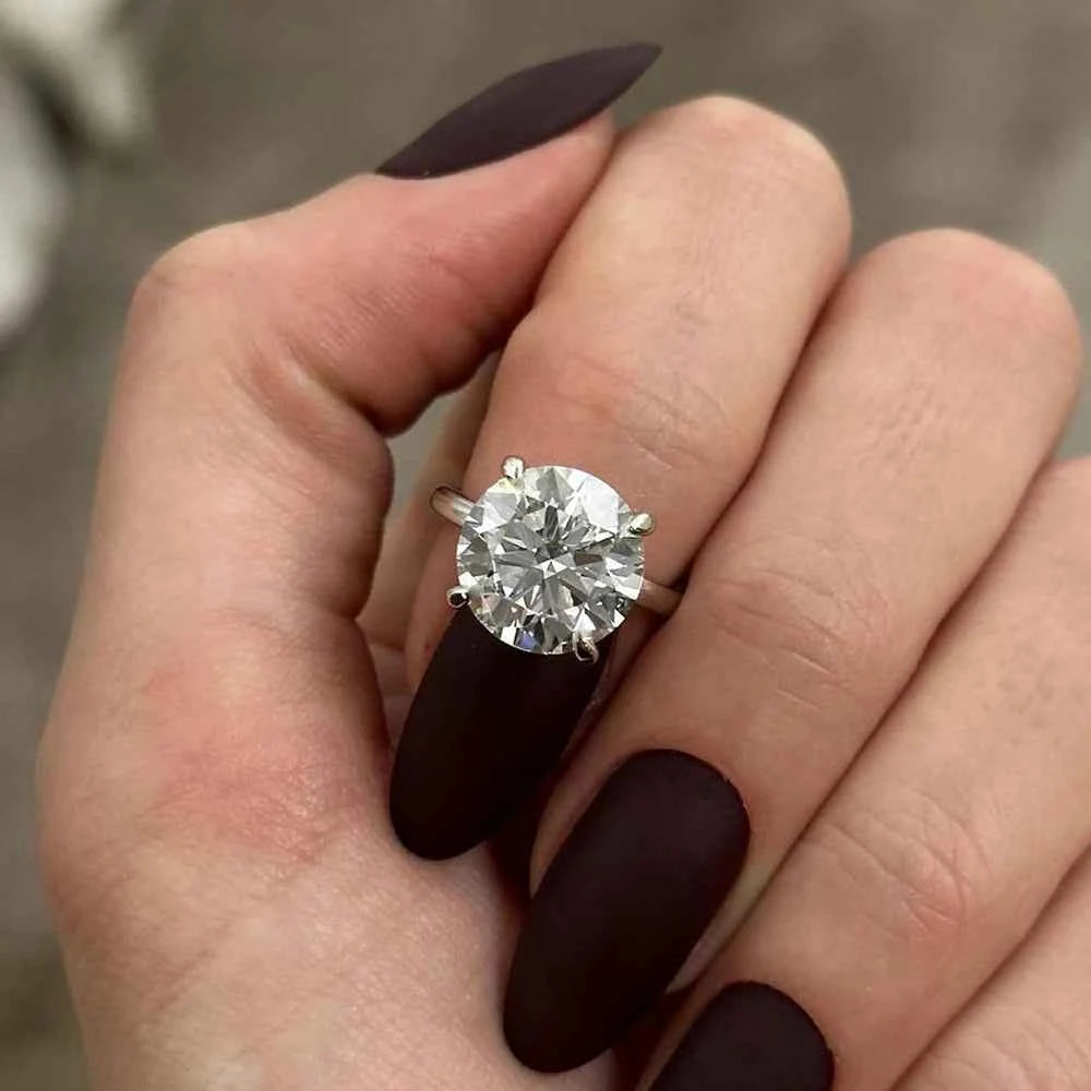 Anel Solitário Redondo Brilhante Clássico 0.5–4ct em Moissanite Cor D VVS1 Certificada em Prata 925 — Monlí