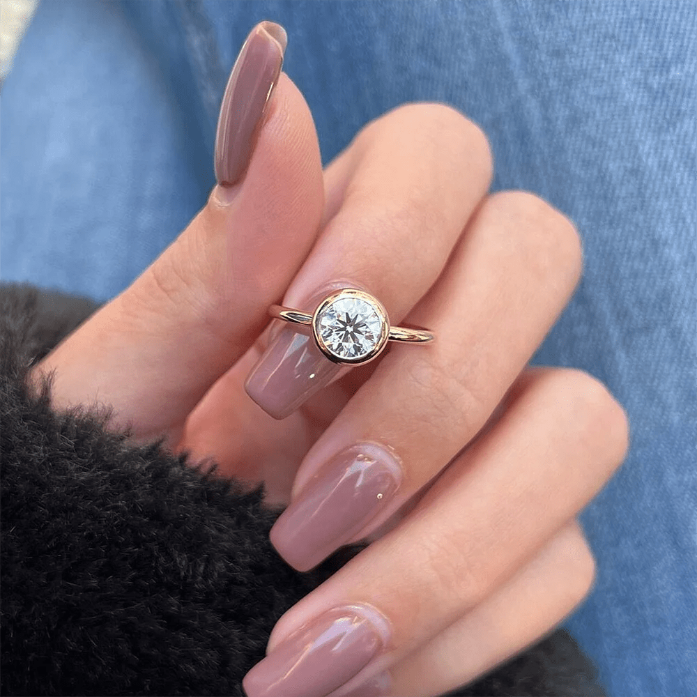 Anel Solitário de Moissanite 3ct em Prata 925 com Cravação Bezel, Moissanite Cor D VVS1 Certificada — Monlí - Monlí