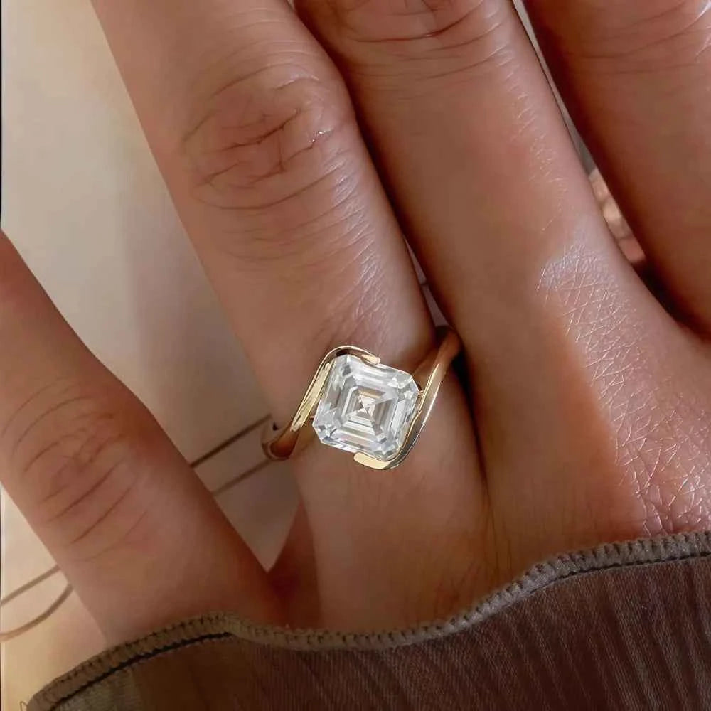 Anel Solitário de Moissanite Corte Asscher 1 Quilate em Prata 925 com Cravação Meia Moldura, Moissanite Cor D VVS1 Certificada — Monlí