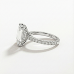 Anel Solitário de Moissanite Corte Emerald 4 Quilates com Halo Oculto em Prata 925, Moissanite Cor D VVS1 Certificada — Monlí