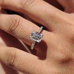 Anel Solitário Halo Oculto de Moissanite Emerald Cut 1 a 4ct em Prata 925, Moissanite Cor D VVS1 Certificada — Monlí