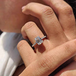 Anel Solitário Halo Oculto de Moissanite Emerald Cut 1 a 4ct em Prata 925, Moissanite Cor D VVS1 Certificada — Monlí
