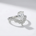 Anel Solitário de Moissanite Gota 1.5ct em Prata 925, Design Coroa, Moissanite Cor D VVS1 Certificada — Monlí