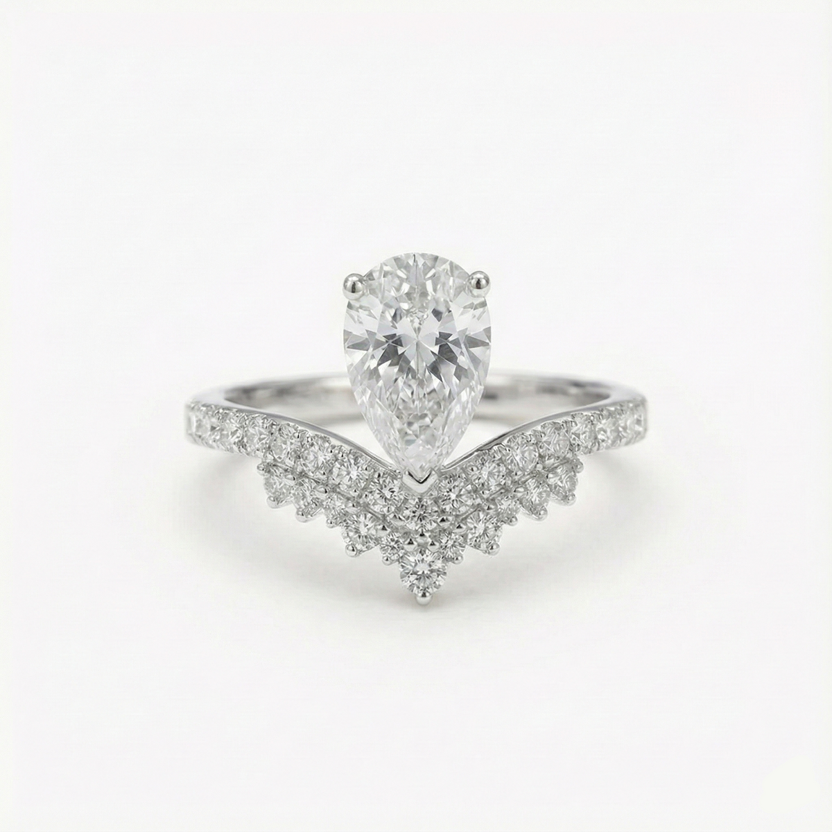 Anel Solitário de Moissanite Gota 1.5ct em Prata 925, Design Coroa, Moissanite Cor D VVS1 Certificada — Monlí