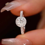 Anel de Moissanite Halo 0.5ct ou 1ct em Prata 925, Moissanite Cor D VVS1 Certificada — Monlí