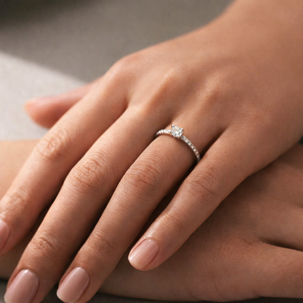 Anel Solitário de Moissanite Lapidação Brilhante 0.3 quilates em Prata 925 - Moissanite Cor D VVS1 Certificada