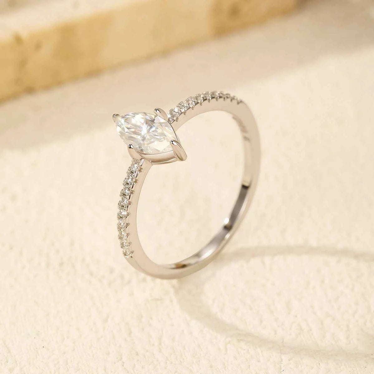 Anel de Moissanite Marquise 0,5ct em Prata 925 com Polimento Premium - Moissanite Cor D VVS1 Certificada